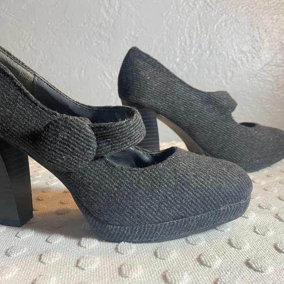 ANN MERINO Grey Herringbone Mary Jane with Button Detail - Picture 9 of 16